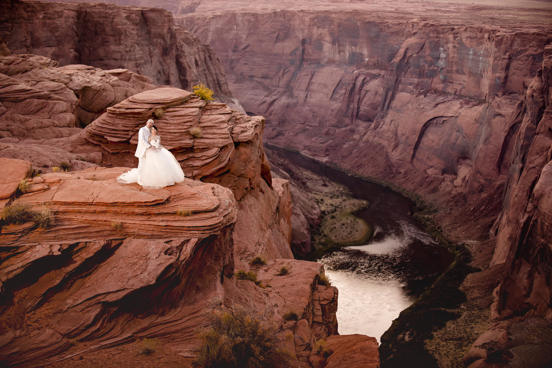 luxury destination adventure wedding with horseshoe bend slot canyon tour wedding photographer